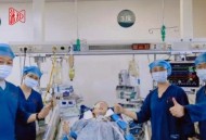 35楼坠落女子恢复神志，主治医生：小区绿化提供缓冲
