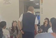 女乘客带孩子欲在餐车吃泡面被拒？铁路客服回应：非供餐时段不开放