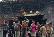 少林寺新主持上任后首个周末：免费清香供不应求