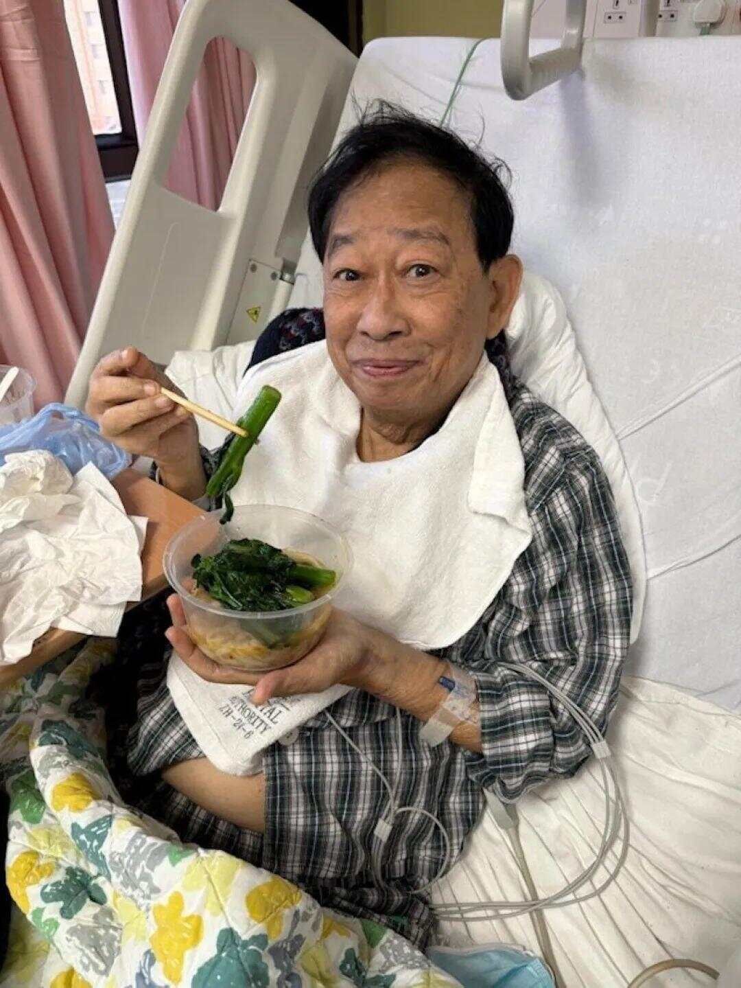 75岁港星公开征婚，身患多种疾病，曾在《唐伯虎点秋香》里饰演师爷-第2张图片