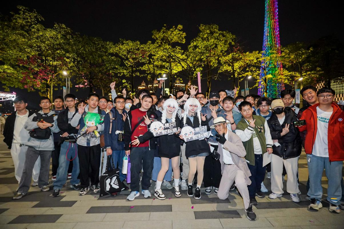 广州塔惊现&ldquo;宇宙飞船&rdquo;,《星际猎人》在2026星灯节整了个大活-第5张图片